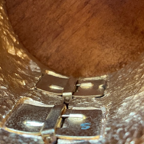 Chanel Wide Matelassé bracelet Vintage - Picture 9 of 13